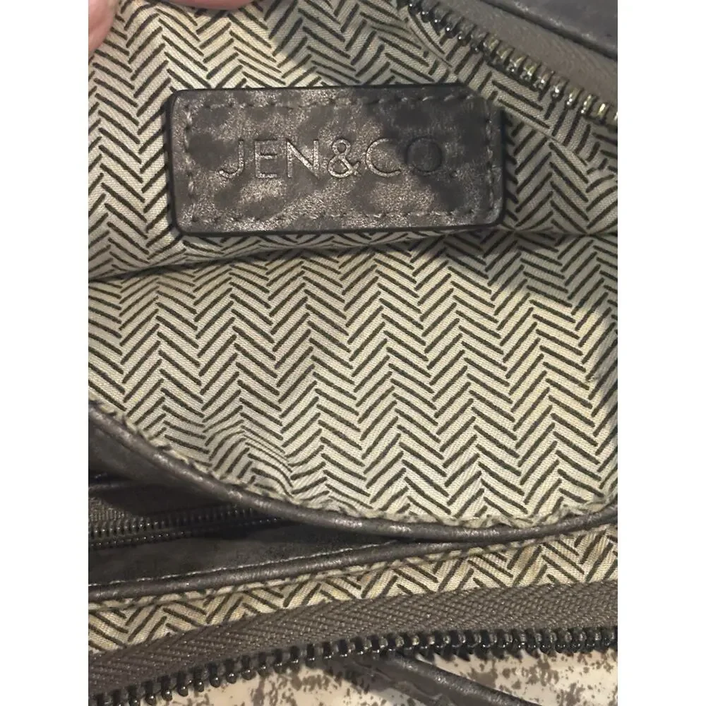 Gray Silver Cheetah Leopard Animal Print Faux Leather Crossbody Bag Purse EUC